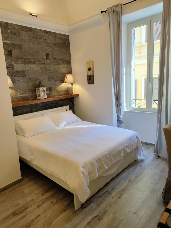 Christy Suite Elegante Appartamento Nel Centro Storico Di Anzio Exterior foto
