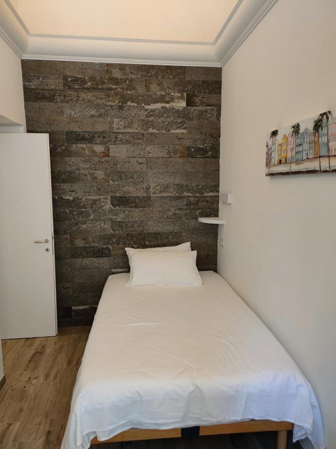 Christy Suite Elegante Appartamento Nel Centro Storico Di Anzio Exterior foto